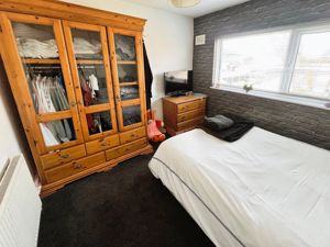 Bedroom- click for photo gallery